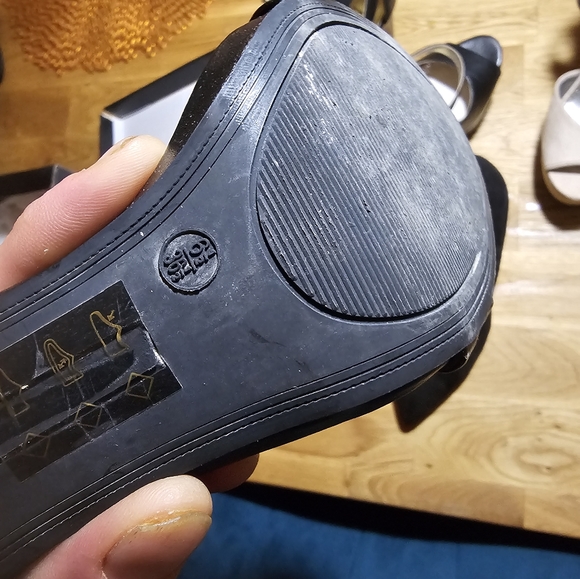 Le Chateau black Hills , 4in, size 6.5 - Picture 6 of 11